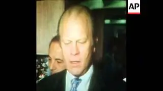 SYND 17 12 74 GERALD FORD PRESS CONFERENCE ON PLANE