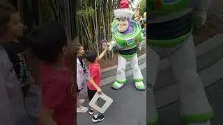 Meeting Buzz Lightyear #disney #disneyworld #toystory #buzzlightyear #shorts #family #fun #woody