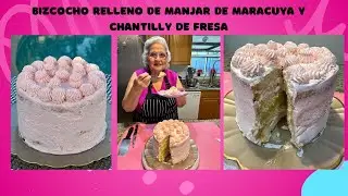 Bizcocho relleno de manjar de maracuya y chantilly de fresa