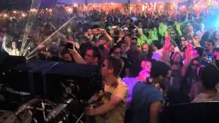Sean Tyas Playing Sean Tyas & Bjorn Akesson - Zahi  @ Luminosity Beach Festival 2011 Day 2 Part 4