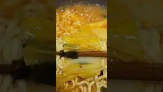 Spicy Seafood Ramen with Crunchy Cabbage 🥬🦑 So Refreshing!