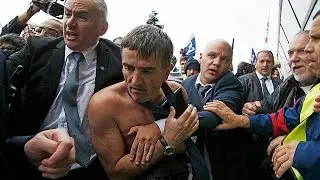 Air France : le DRH agressé par le personnel en colère - economy