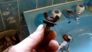 Reading Handyman How to Repair loo with Rusted bolts