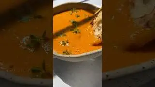 You don&rsquo;t need heavy cream to make the creamiest cream of tomato soup 🍜 #soup #tomatosoup #shorts