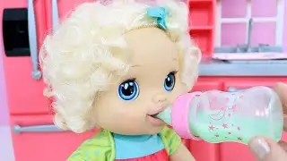 BABY ALIVE CLARABELLA TOMANDO MAMADEIRA DE ABACATE