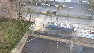 GRUTIER # GRUE À TOUR /couler une dalle béton pompe/ déchargement des panneaux de coffrage