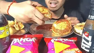 CHEESY PASTA PIZZA WITH SPICY BLACK BEAN NOODLES AND ALOO TIKKI BURGERS | BIG BITES | EATING VIDEOS