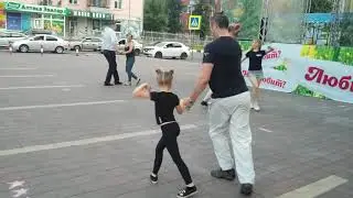 Cha-cha-cha импровизация - этой малышке всего 7 лет!!!