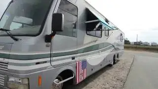 1998 Fleetwood Pace Arrow Vision 37A Tag-Axle A Class Gas RV from Porter's RV Sales