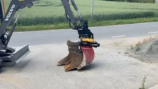 K&ouml;p Minigr&auml;vmaskin Volvo ECR25 D med tiltrotator och 3 skopor p&aring; Klaravik
