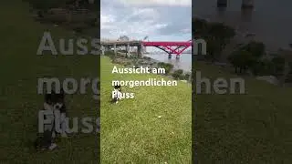 Ausblick auf den Fluss und Bruecke