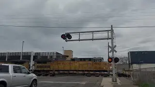 UP 5932 Z-Train Intermodal North - E. Elm Street Railroad Crossing, Lodi CA