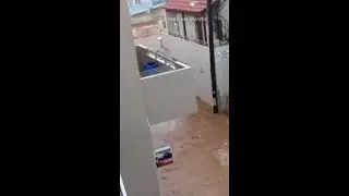 Deadly flooding carries vehicles away in Crete