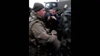 13/04/2014 25-я бригада ВДВ Украины добровольно сдает оружие Луганской народной армии