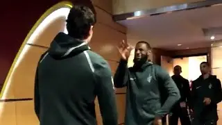 LeBron James ma&ccedil; &ouml;ncesi Cedi Osman'ı dans ettiriyor :)