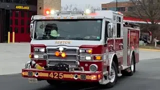 Fairfax County Fire & Rescue Department Engine 425 and Medic 425 Responding 1-14-2026