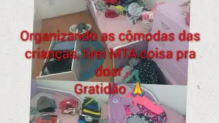 Organização na cômoda das crianças, quanta roupa 😂😂, tirei MTA coisa pra doar .. Gratidão ❤️