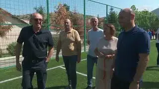 P&euml;rurohet fusha sportive shkoll&euml;s n&euml; fshatin Zhur