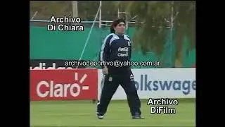 Entrenamiento de la Seleccion Argentina con Diego Maradona - DiFilm 2009 DV-00738