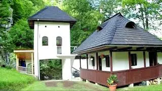 Romania. Schitul Iezer. Schitul Pahomie. Manastirea Patrunsa. Muntii Buila Vanturarita. Iunie 2018