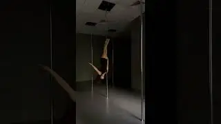 Держусь пяткой🌚 #pole #acrobatics #aerial #poledance #dance #dancer #poledancer #tricking