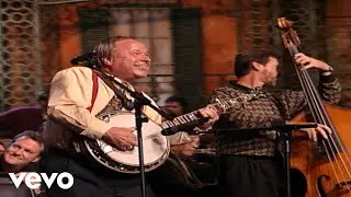 Bill & Gloria Gaither - His Amazing Grace [Live] ft. The Lewis Family