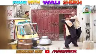 prank with wali sheikh funny video nadir Ali p 4 pakoo 🤣#youtubeshorts #shots