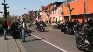 Harley geweld in onze straat :)