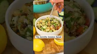 How to Make &lsquo;The Jennifer Aniston Salad&rsquo; 🥗 🤤