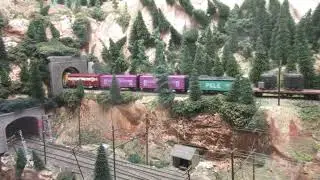 Great Northern Railway: UP DD40 with 32 car freight at Willmar