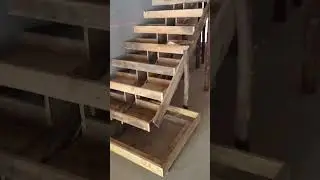 como fazer forma de escada vazada?