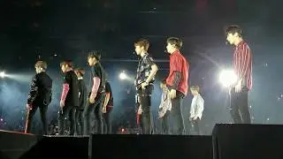 Wanna One 워너원 - 활활 Burn It Up  Kcon LA fancam