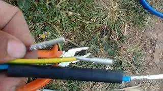 M&eacute;thode de raccordement une bo&icirc;te de jonction &eacute;merg&eacute;