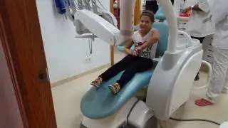 Toca revision de dientes. #12