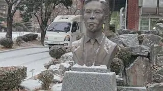 The first snow of 2026 is falling over  Daegu and Daeryun high and middle school campus(약 8:00a.m.)