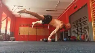 Stradle planche @feketedanielcross