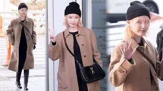 핑크머리 아이유 (IU) '구찌 밀라노 패션위크' 출국 4K 직캠｜240111 인천공항