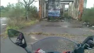 Prédios abandonados antiga balança lugar perigoso pra ir sozinho