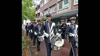 Show en Marchingband ESKA Bemmel met haar slagwerknummer Countdown #band #music #fanfare #movieclips