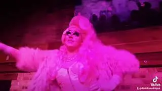Trixie Mattel @ Roscoe's Tavern in Chicago - throwback footage from December 2015