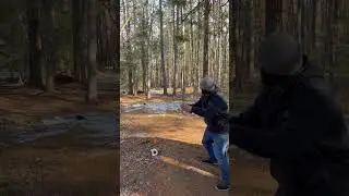 Drop zone putt #discgolfer #discgolf #discraft #music #flyingdisc #snow #youtubeshorts #subscribe