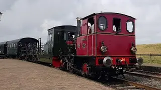 SHM 16 'Medemblik' en LTM 26 onderweg met de stoomtram naar Medemblik