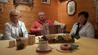 Das Kreuz am Berge (F. Mihelic) Erika, Rosi und Hans Ratschki &copy; OlmHERZ
