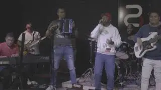 El Apache Ness ft Urban Melody - Mix: Solo pienso en ti/Rosa Salvaje/Ella no te quiere/Nada sin ti.