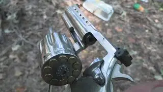 Colt King Cobra .22 LR крупным планом