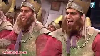 Comparsa Los gadiritas. Semifinales. Pasodoble La Lola se cri&oacute; con cinco hermanos.