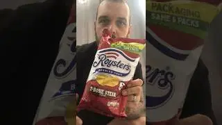 Who loves a roysters, T-Bone steak flavour 🥩 🥩 #roysters #crisps #tbonesteak #tastetest #review