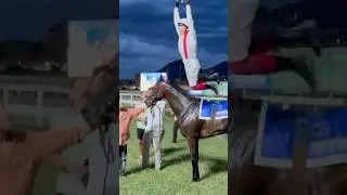 Frankie Dettori gives us one last FLYING DISMOUNT in Brazil | Racing Post #Champion #Brazil