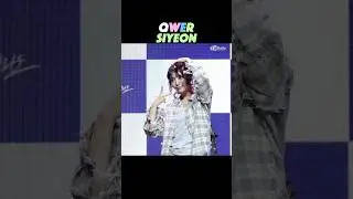 QWER SIYEON&rsquo;s Photocall Moment