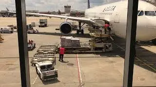 Plane at the Gate | Airport Tarmac view #USA #USATravel #AmericanAudience